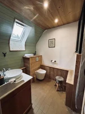 Salle de bains dans l'établissement Les Brimbelles