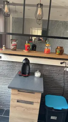 Cuisine ou kitchenette dans l'établissement Bel appartement au calme dans copropriété t 3 hauteur Montbéliard