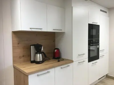 Cuisine ou kitchenette dans l'établissement Grande maison, jusqu’à 14 personnes, calme entre forêt et montagne - FR-1-744-47