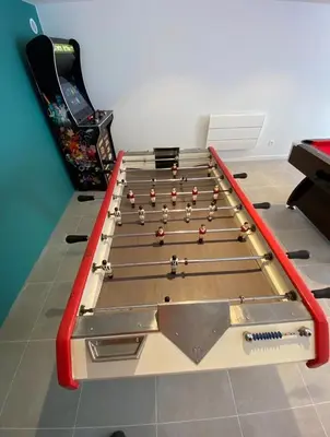 Salle de jeux dans l'établissement Logement Neuf Cosy avec Espaces Communs Premium 22