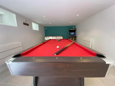Billard dans l'établissement Logement Neuf Cosy avec Espaces Communs Premium 04