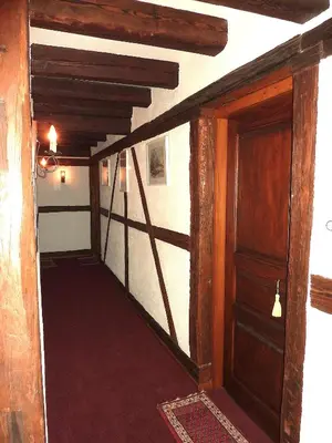 Plan de l'établissement Adrihof , B&B à la Cour de l'abbaye d'Autrey