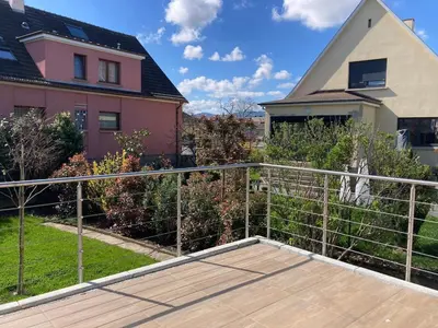 Jardin de l'établissement Maison - piscine privée - 6 personnes - 20 min du centre à pied
