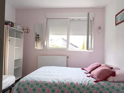 Plan de l'établissement Maison de campagne rénovée avec jacuzzi et espaces de détente - FR-1-589-833