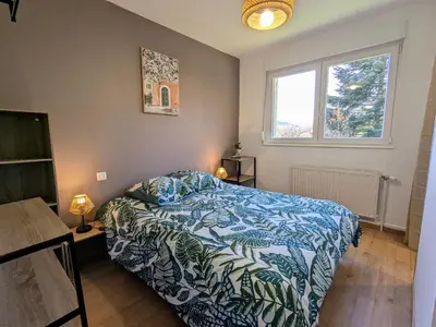 Plan de l'établissement Maison de campagne rénovée avec jacuzzi et espaces de détente - FR-1-589-833