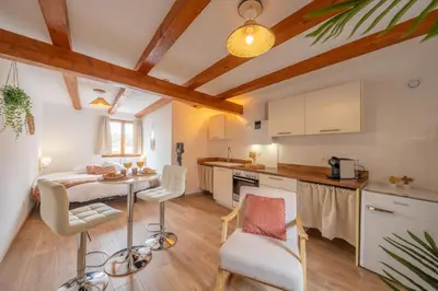 Cuisine ou kitchenette dans l'établissement Le Céleste - Détente & Bohème Proche Centre