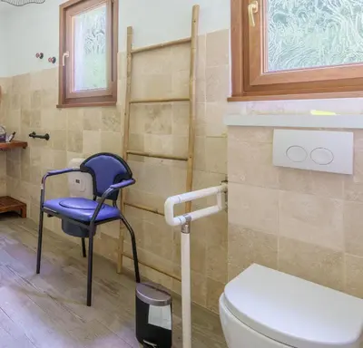 Salle de bains dans l'établissement La Bonne Idée - Gîte familial vue montagne