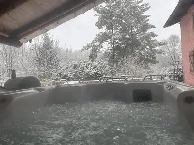 L'établissement Gîte Charme et Détente, Sauna, Spa,étang et Terrasse Privée en hiver