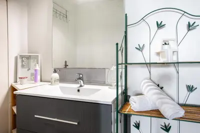 Salle de bains dans l'établissement Au coeur de la Petite Venise - Colmar
