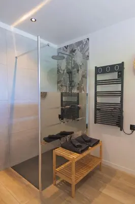 Salle de bains dans l'établissement L'écolodgia suite & spa
