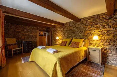 Un ou plusieurs lits dans un hébergement de l'établissement Luxury historic farmhouse in the mountains - Domaine Macky