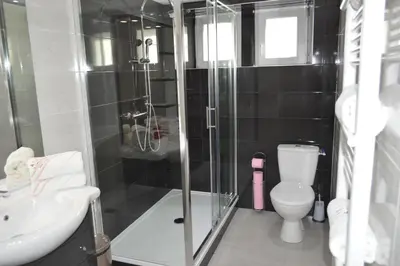 Salle de bains dans l'établissement Appartement Timgad