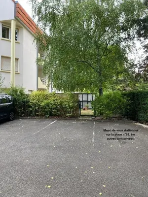 Jardin de l'établissement Charmant 2 pièces avec jardin