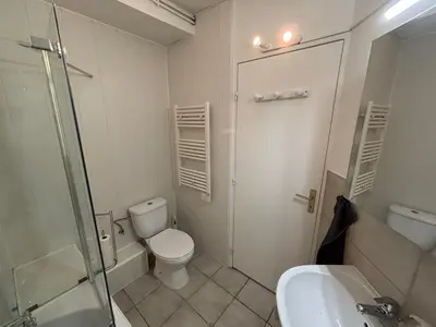 Salle de bains dans l'établissement La Vue des Vignes