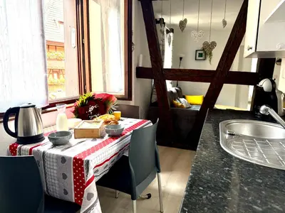 Coin salon dans l'établissement Le Nid du Veilleur-10min de Colmar