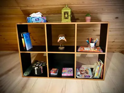 Bibliothèque dans le chalet