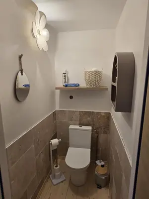 Salle de bains dans l'établissement L'Ancienne Scierie