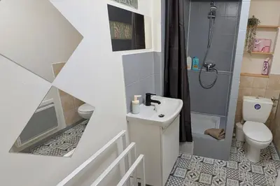 Salle de bains dans l'établissement Apt 32m2, Calme, Fast WiFi
