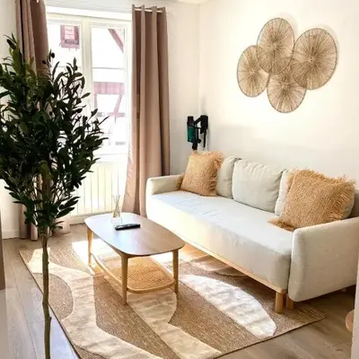 Azura - Guest House