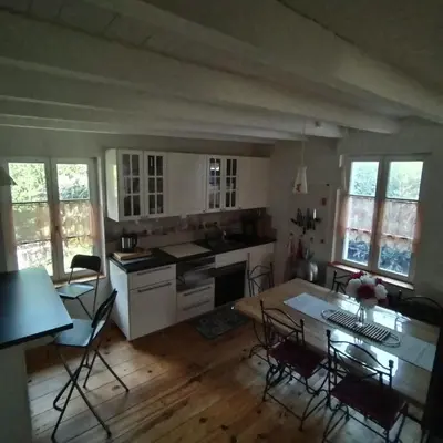 Cuisine ou kitchenette dans l'établissement Chalet le Ponderosa