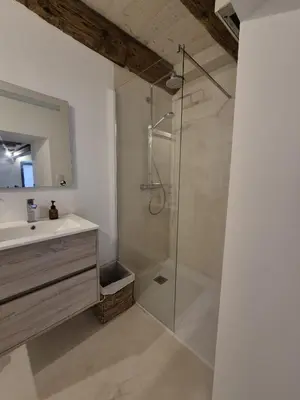 Salle de bains dans l'établissement La Lanterne