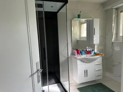 Salle de bains dans l'établissement Relaxing Private Retreat, Near the Rhine river!