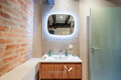 Salle de bains dans l'établissement Pistachio Duplex Apartment - Hypercentre Colmar