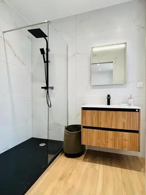 Salle de bains dans l'établissement Le Salvator - Mulhouse