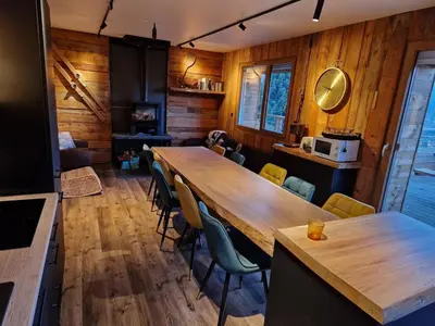 Cuisine ou kitchenette dans l'établissement Vosges, quiet four bedroom chalet, cinema, games room
