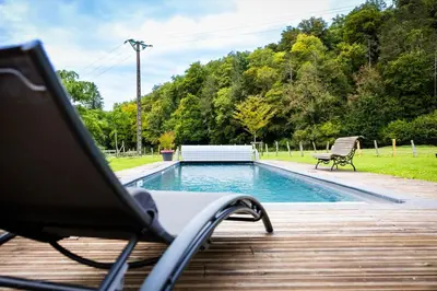 Piscine de l'établissement Domaine de la Papeterie, Chambres d'hôtes-GR5-Hexatrek ou située à proximité