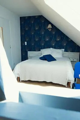 Un ou plusieurs lits dans un hébergement de l'établissement Domaine de la Papeterie, Chambres d'hôtes-GR5-Hexatrek