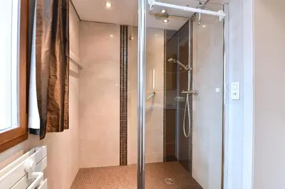 Salle de bains dans l'établissement Le BERG'KAY