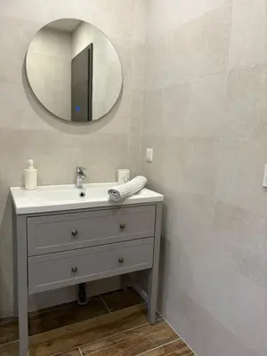 Salle de bains dans l'établissement Chalet Iris, spa privatif, 4p