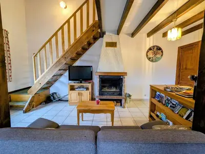 Coin salon dans l'établissement Chalet familial dans le Parc des Vosges, wifi et animaux acceptés - FR-1-589-840