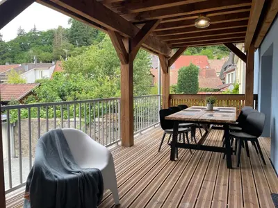 Balcon ou terrasse dans l'établissement Maison Bleue, Appartements Thann centre, proche vignoble, terrasse avec vue