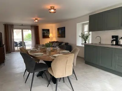 Cuisine ou kitchenette dans l'établissement Maison Bleue, Appartements Thann centre, proche vignoble, terrasse avec vue