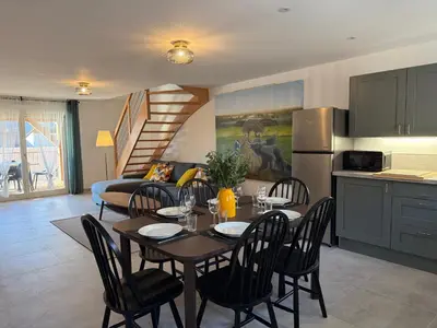 Cuisine ou kitchenette dans l'établissement Maison Bleue, Appartements Thann centre, proche vignoble, terrasse avec vue