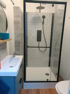 Salle de bains dans l'établissement Germanica 68500