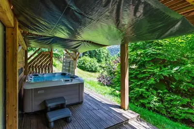 Jardin de l'établissement Chalet Les Lucioles, La Bresse 14p - SPA