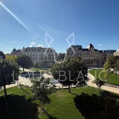 Vue imprenable - Place de la République