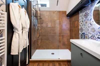 Salle de bains dans l'établissement Casa del Sol - Jacuzzi & Boho Elegance