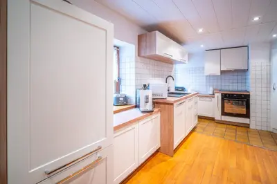 Cuisine ou kitchenette dans l'établissement Typical Alsace house - ideal for groups and families