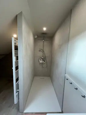 Salle de bains dans l'établissement Nouveau, gîte RDVosges 5 chambres, jardin, calme, proche GERARDMER