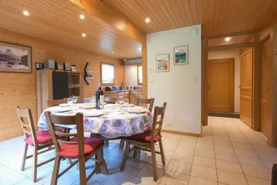 Télévision ou salle de divertissement dans l'établissement Chalet Mulli, Familial 7p, Jardins & Terrasse à Gérardmer