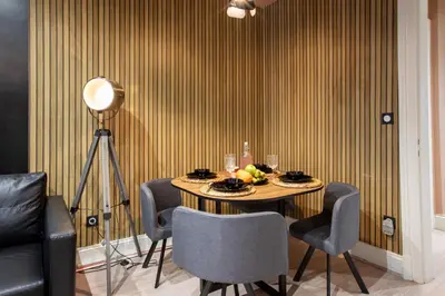 Coin salon dans l'établissement Hollywood Night-Jacuzzi & Private Movie Theater
