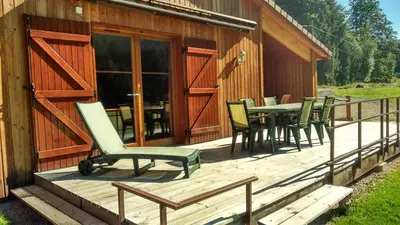 Jardin de l'établissement Chalet au bord du lac de Longemer