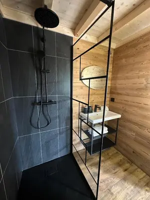 Salle de bains dans l'établissement Lodge with private spa
