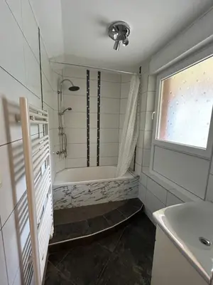 Salle de bains dans l'établissement Colmar joli petit appartement