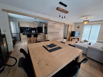 Cuisine ou kitchenette dans l'établissement Maison Dom&Sy - Détente & Loisirs à Bussang avec sauna et salle de jeux