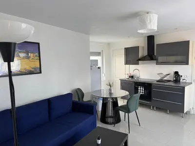 Cuisine ou kitchenette dans l'établissement EJolie